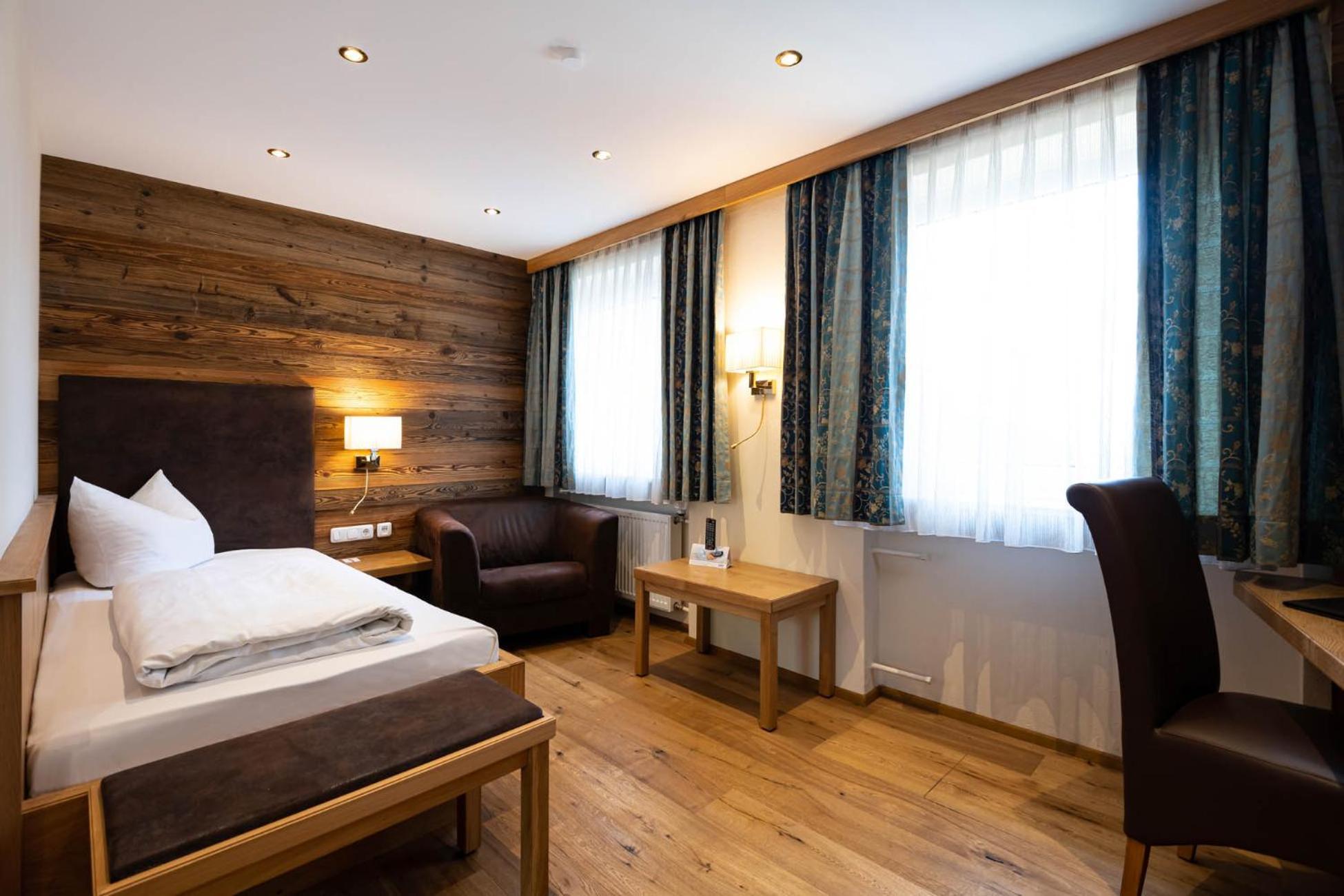 Hotel Randsbergerhof Cham Extérieur photo